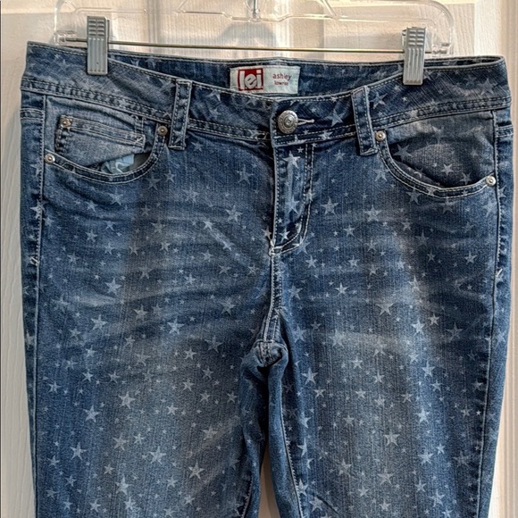 lei Ashley Star Print Low Rise Blue Ankle Cropped Jeans with Distressed Finish - Picture 4 of 13